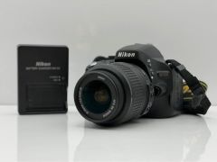 Caméra Nikon D5100 avec Lentille / Batterie et Chargeur