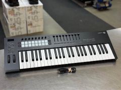 Controleur midi Novation Launchkey 49 MK3