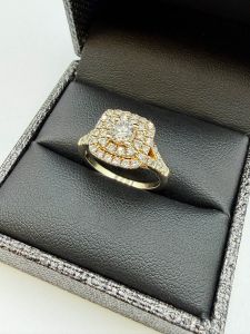 Bague en Or 14kt avec Diamants Naturels Grandeur 6
