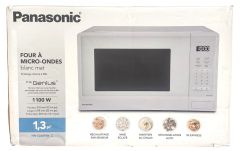 FOUR MICRO ONDE 1.3pi 1200watt PANASONIC